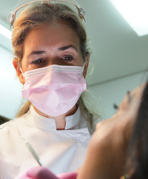 dentists in granada